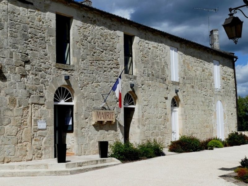 façade mairie de Roquebrune 33580